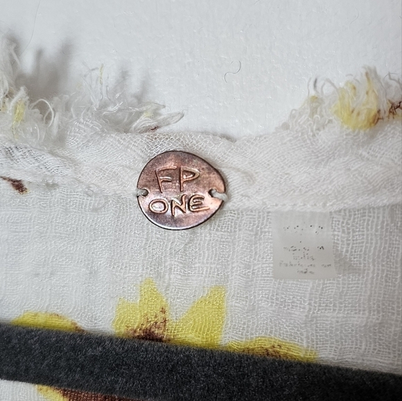 Free People Naya floral print boho cottagecore ruffled top Size S/XS - Picture 8 of 10